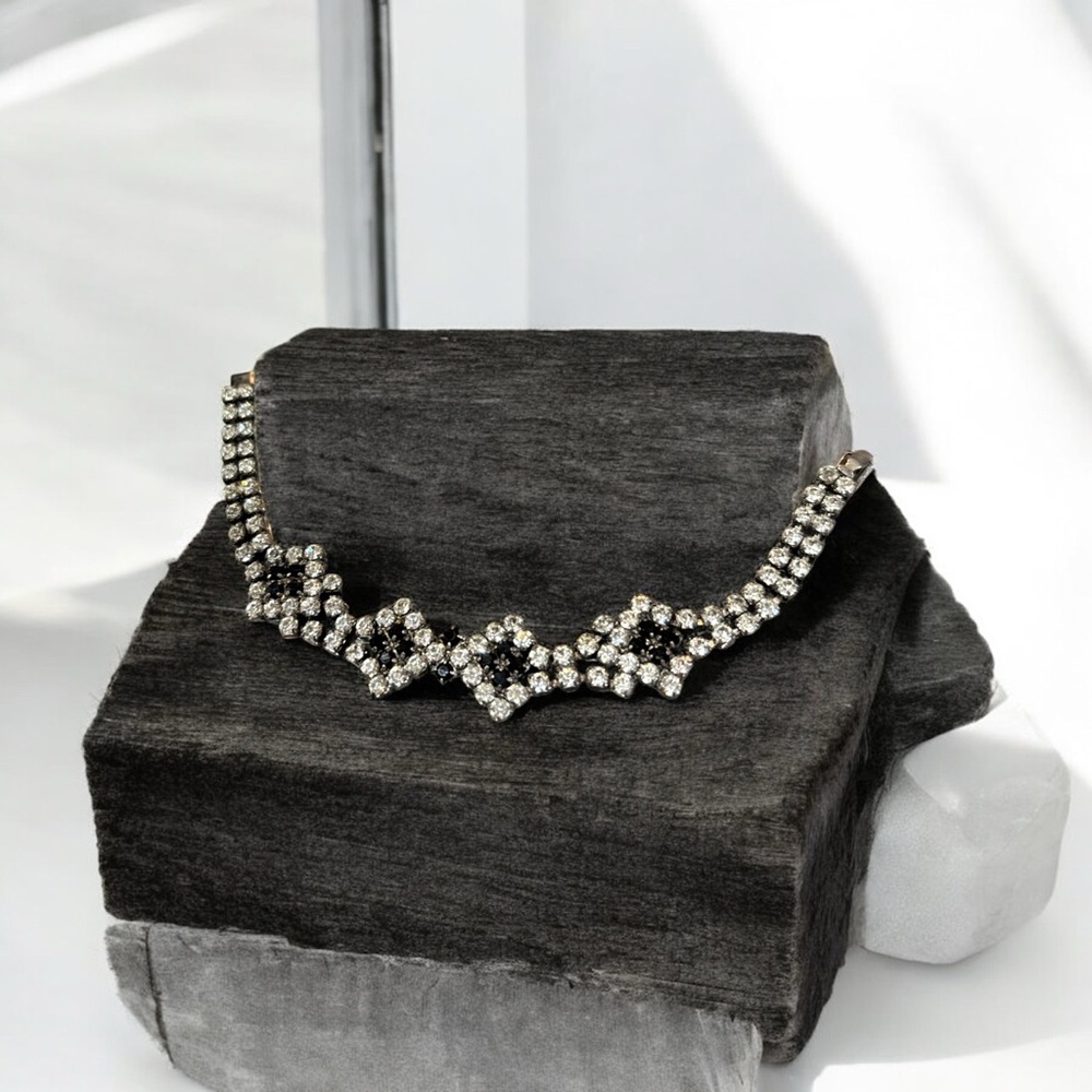 Silver/Black Vintage Rhinestone Geometric Crystal Bracelet. Great condition. 🖤🫶🏼